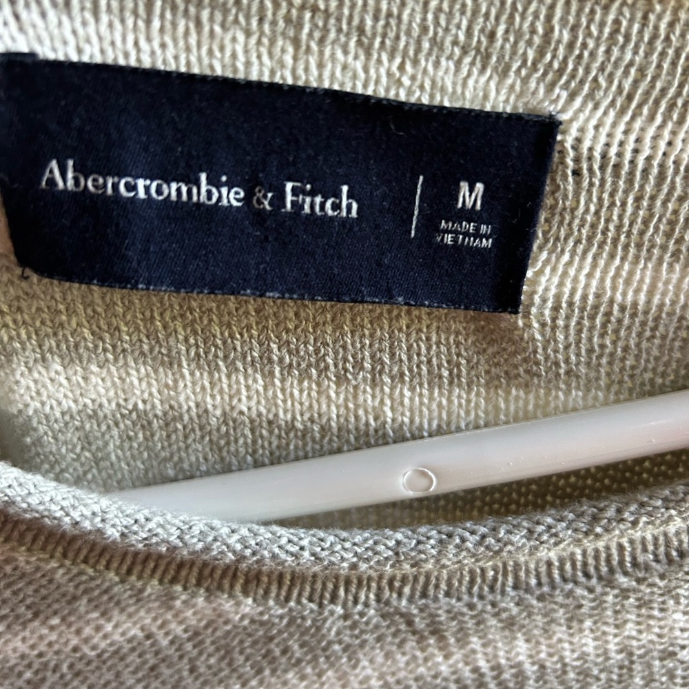 Abercrombie & Fitch Cream Knit Sweater - Picture 2 of 3